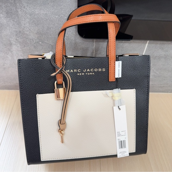 Marc Jacobs Handbags - MARC JACOBS Grind Mini Leather Tote in Split Colors